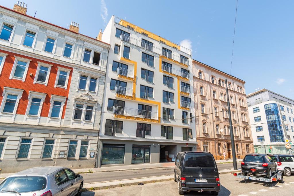 Brand new studio apartment # 42 in brand new building with free parking in the center