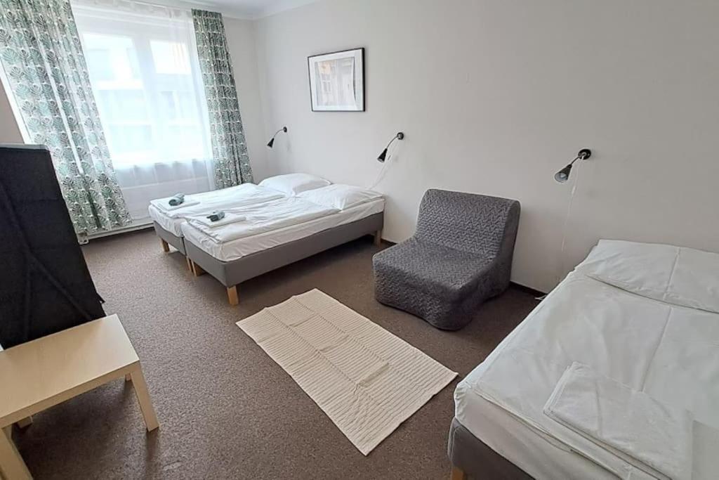 Comfy apartment sleeps 7