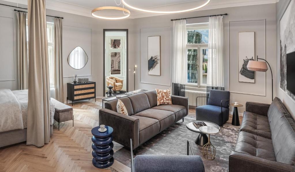 River Deluxe Suite