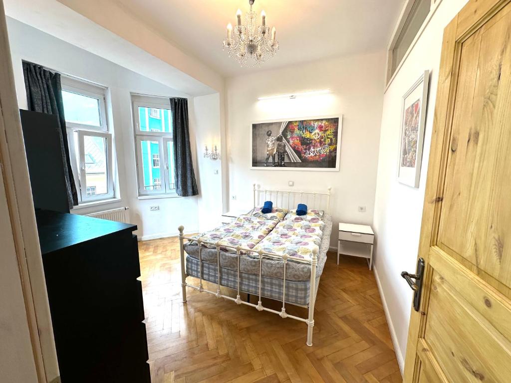 Karlin Oasis 2-Bedroom Apartment