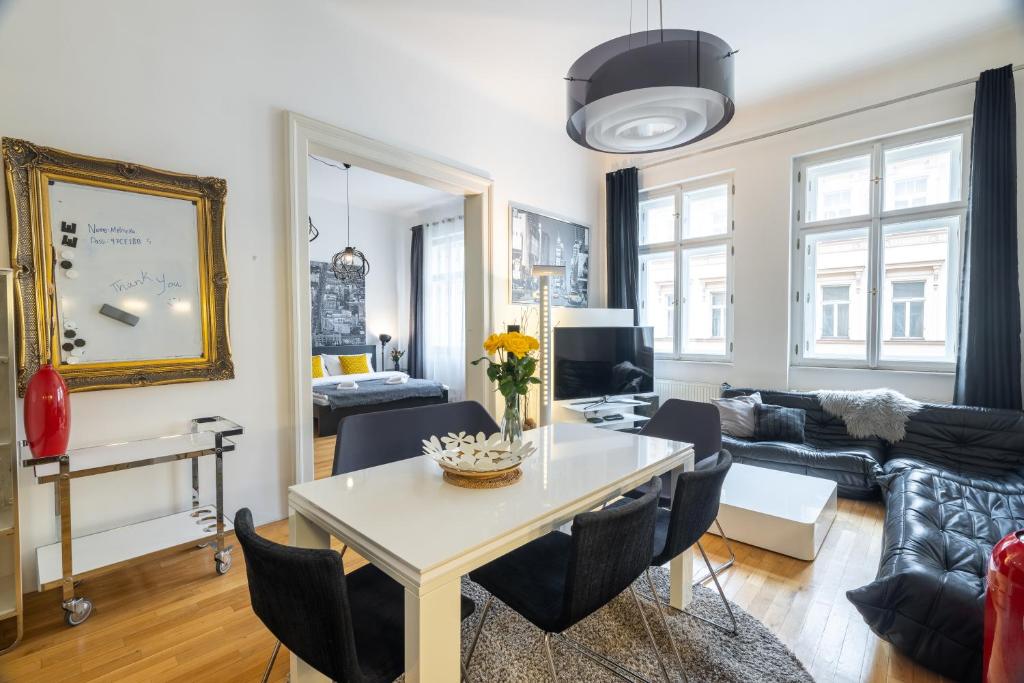 Lesser Town Apartment Melnicka by easyBNB