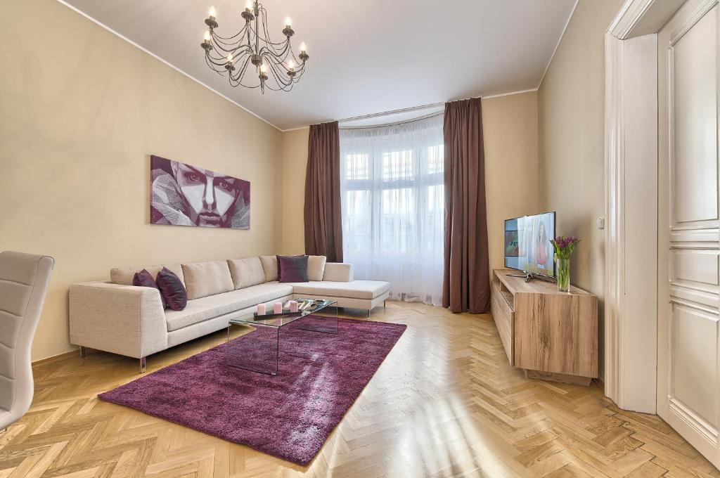 Maiselova 5 Apartment